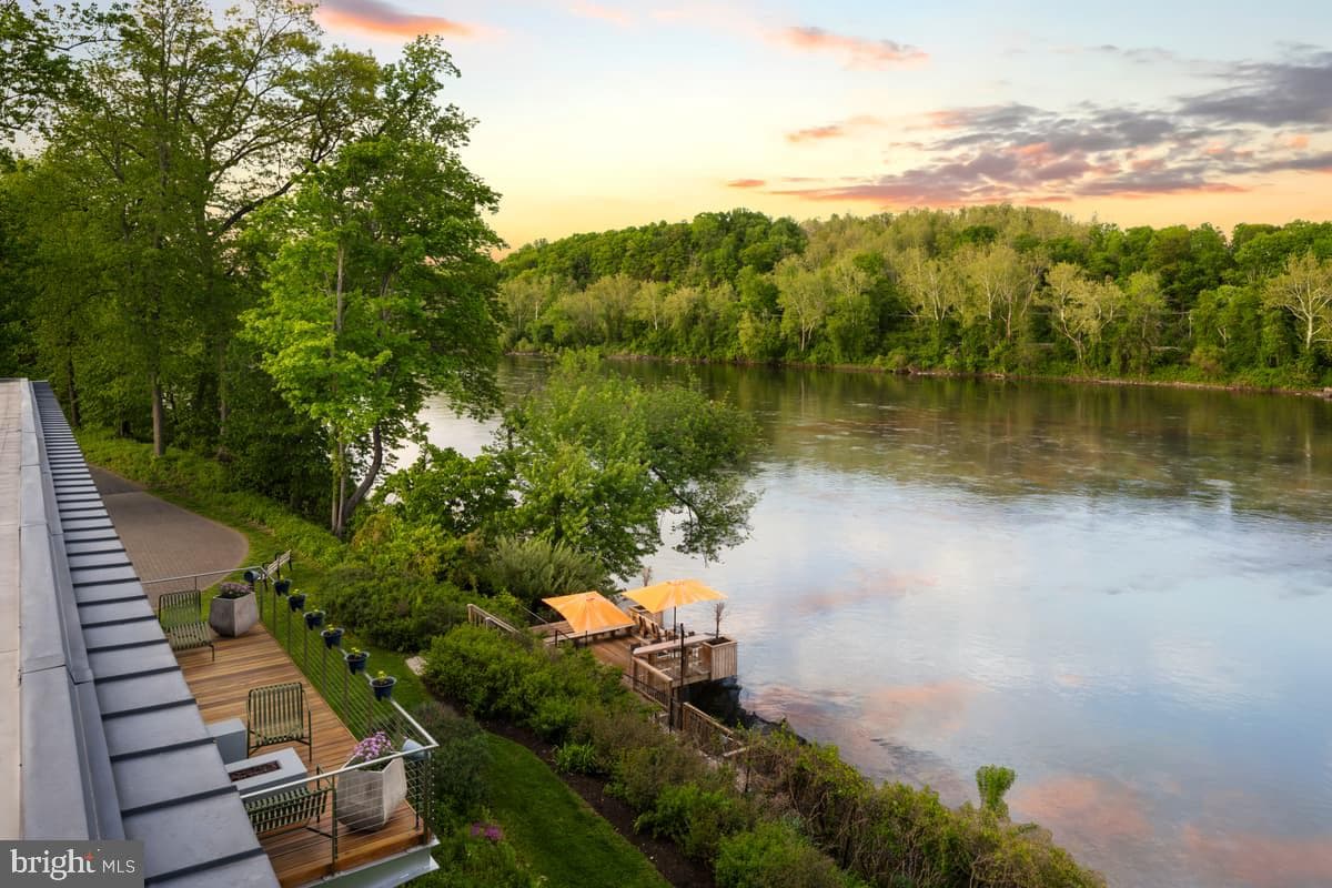 2710 River Road photo 17