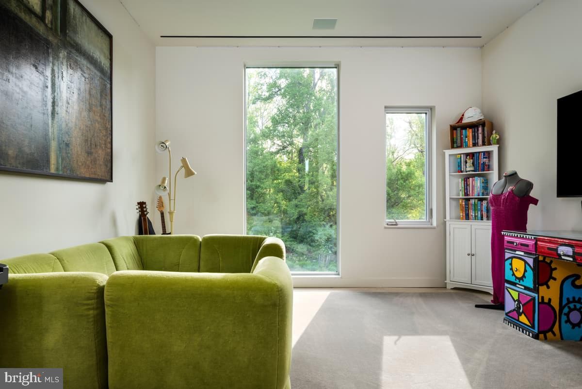 2710 River Road photo 43