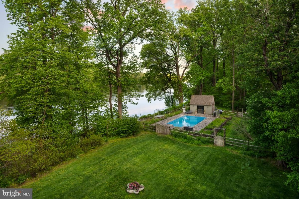 2710 River Road photo 58