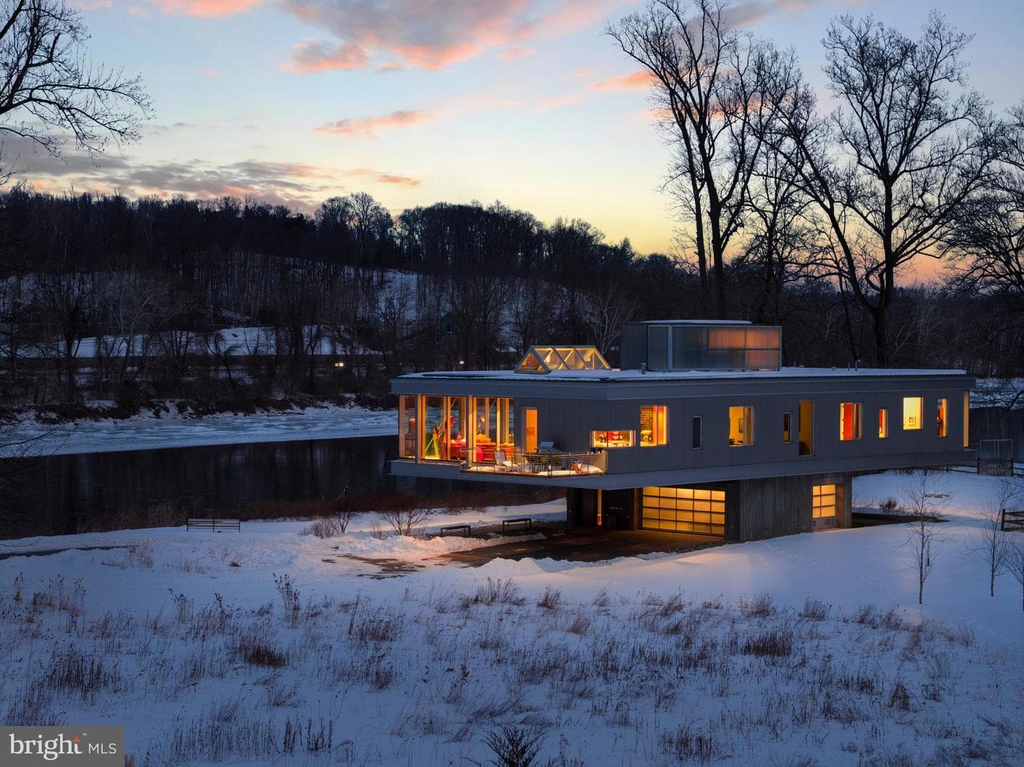 2710 River Road photo 82
