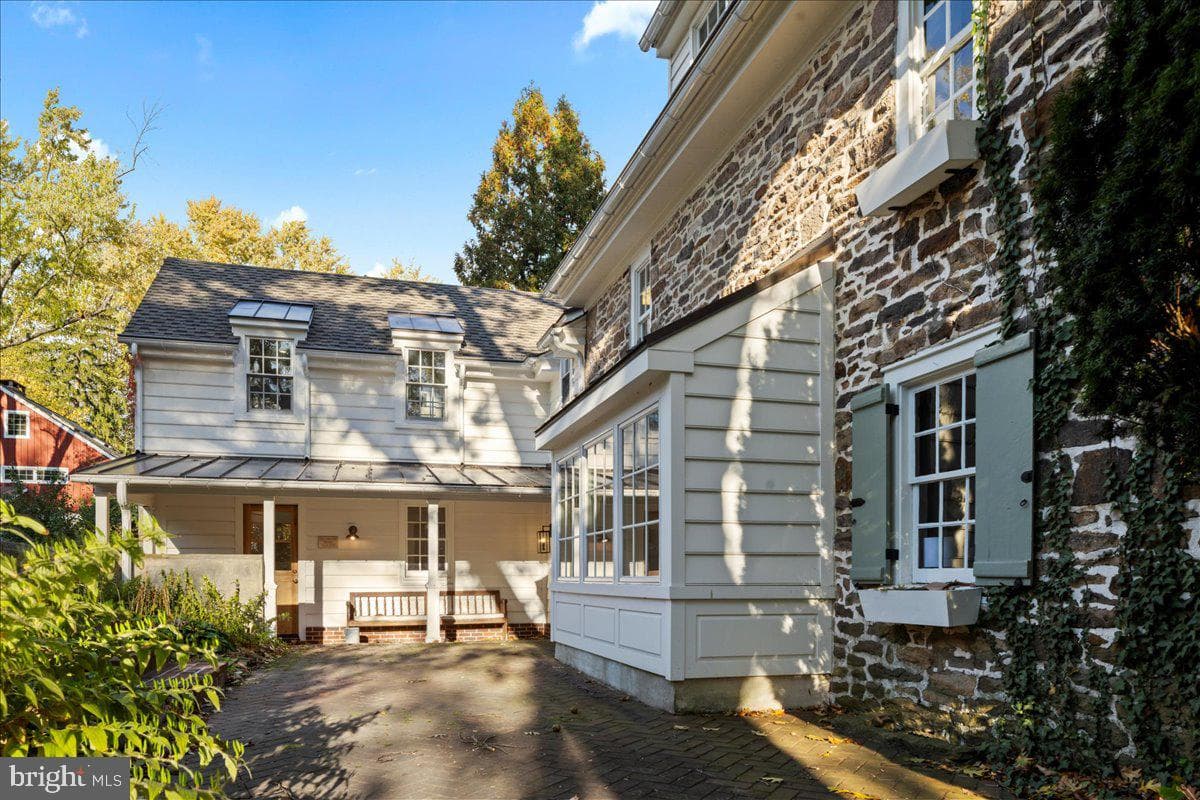 465 E State Street photo 5