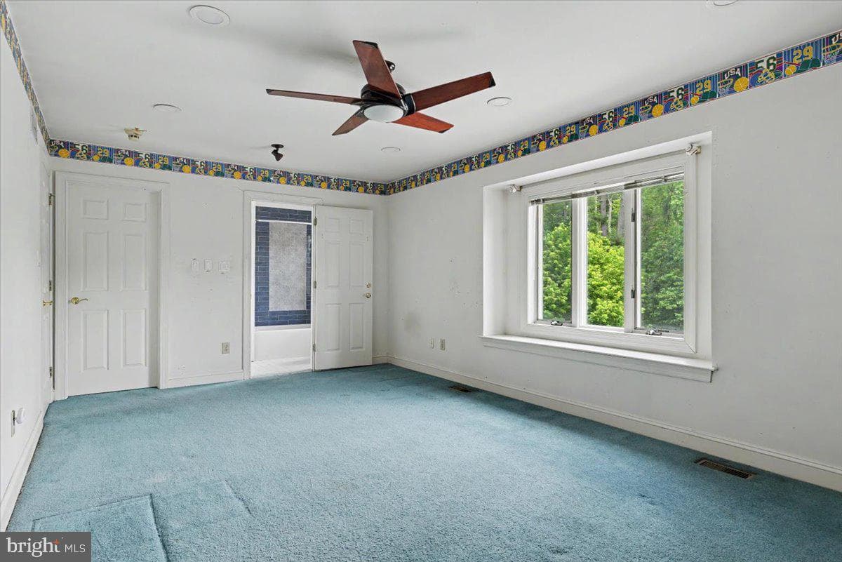1558 River Road photo 30