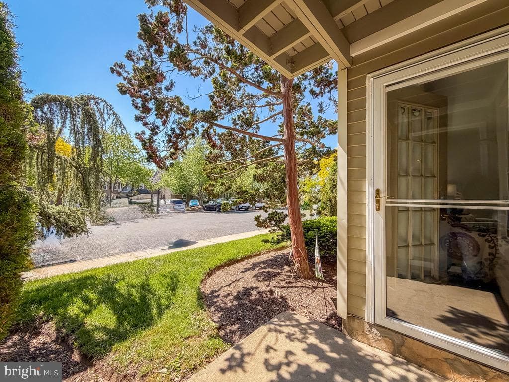 601 Society Place photo 24