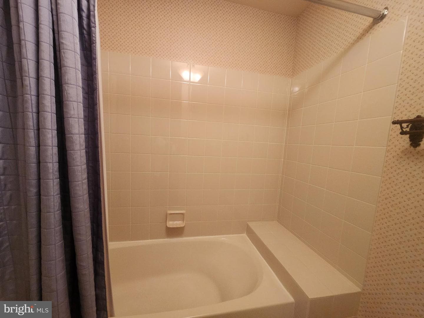 105 Liberty Dr photo 11