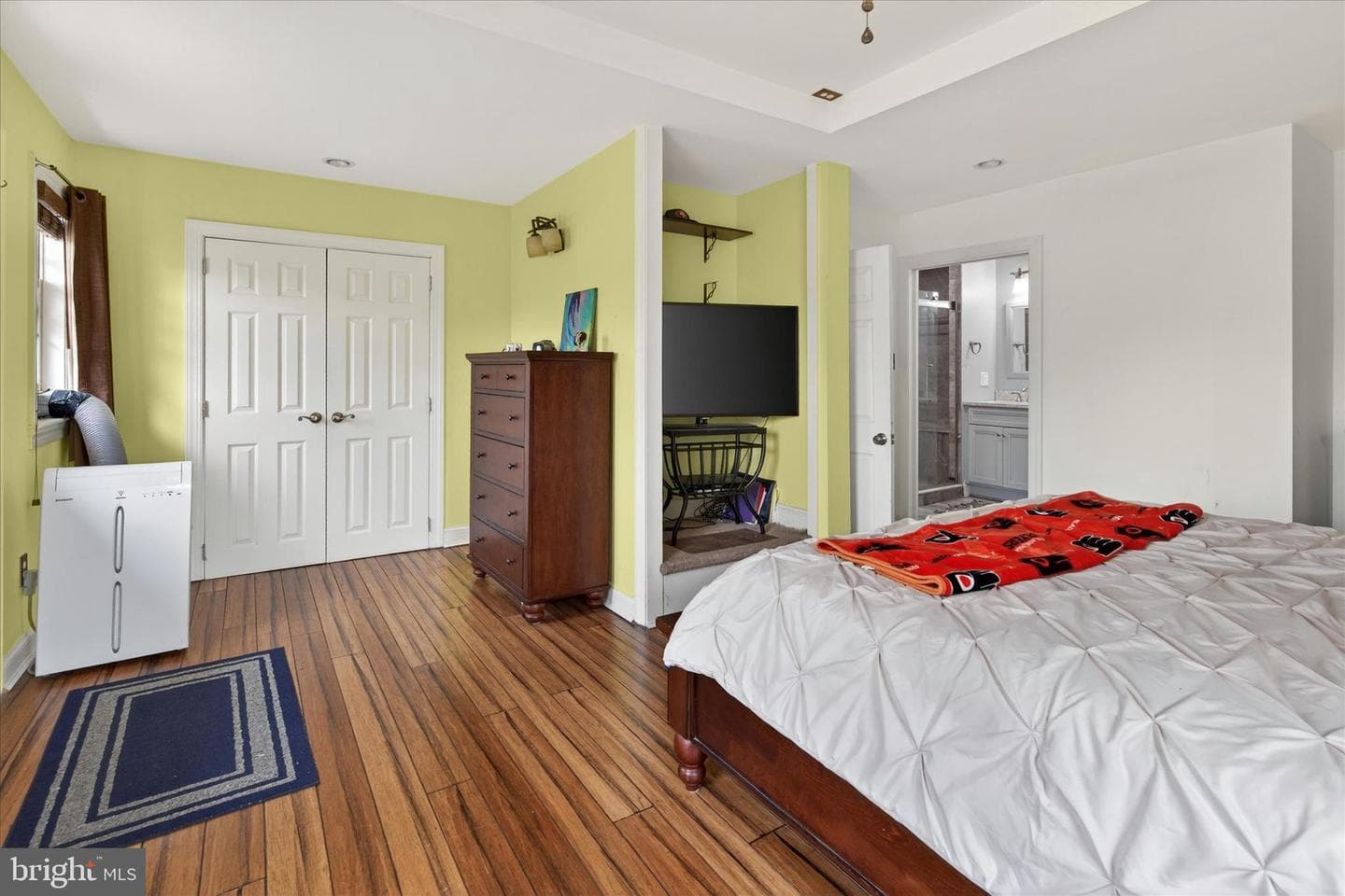 280 Olive Street photo 32