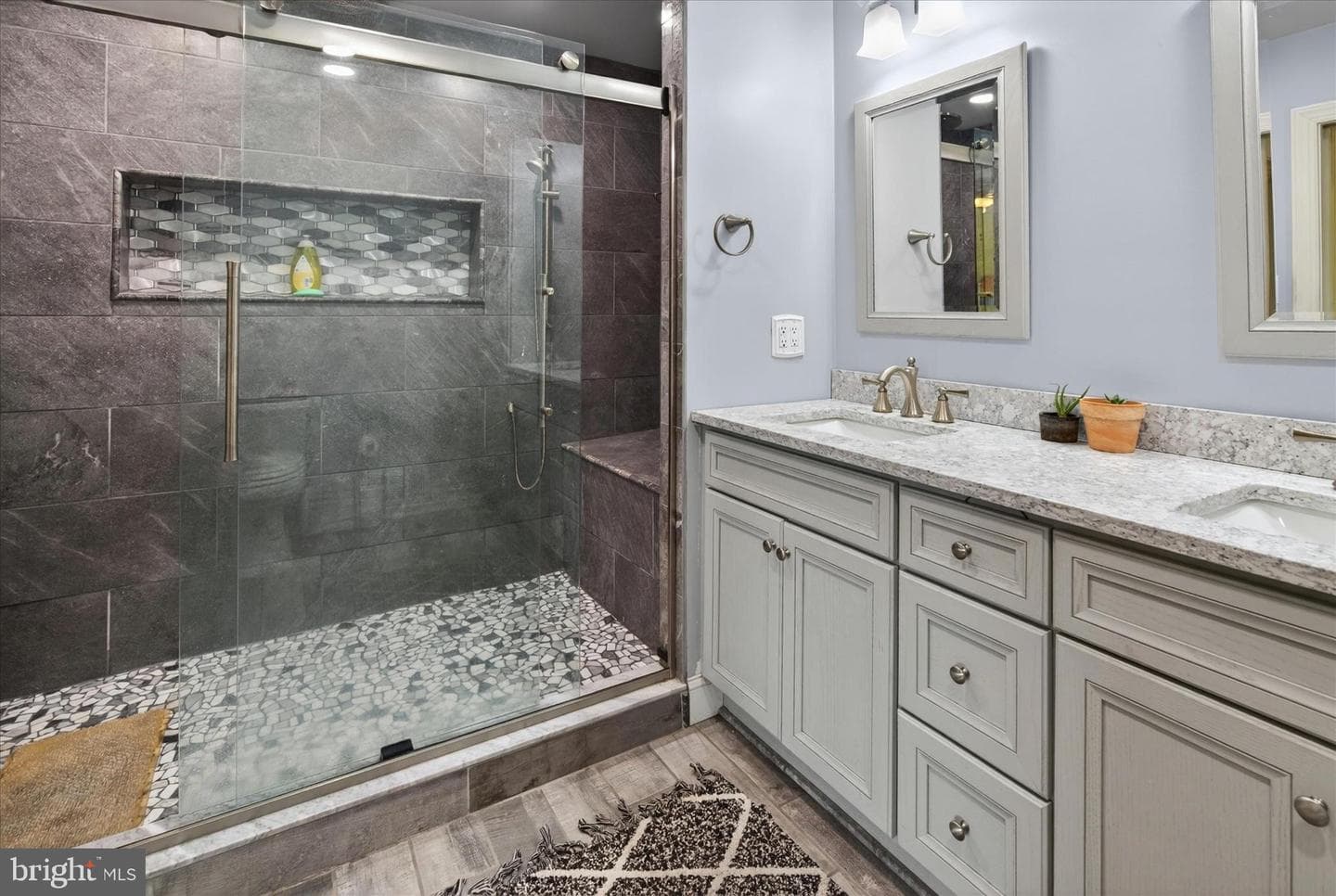 280 Olive Street photo 35