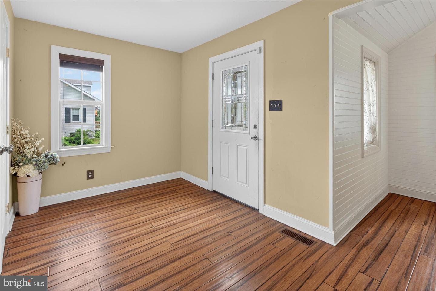 280 Olive Street photo 9