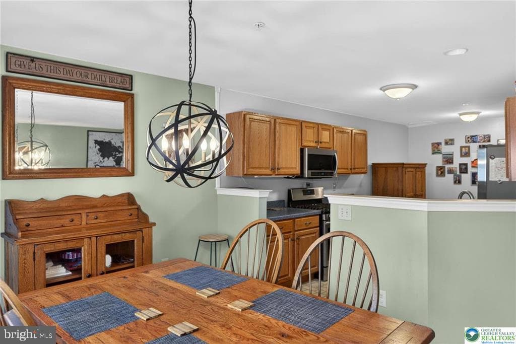 204 Hampshire Drive photo 15
