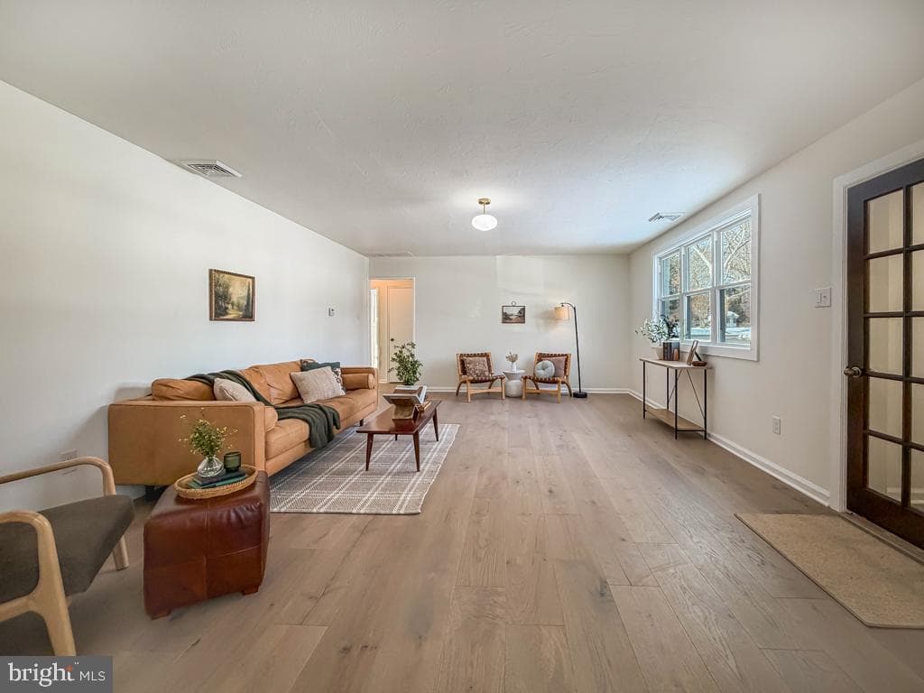 101 Walnut Lane photo 4