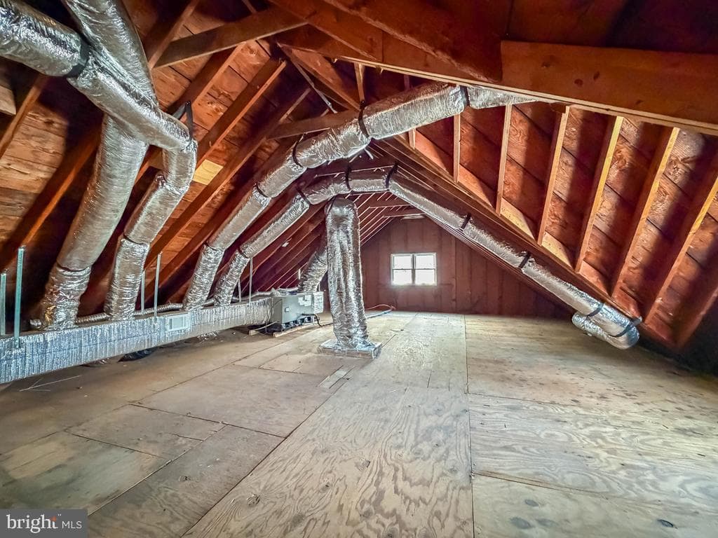 101 Walnut Lane photo 40