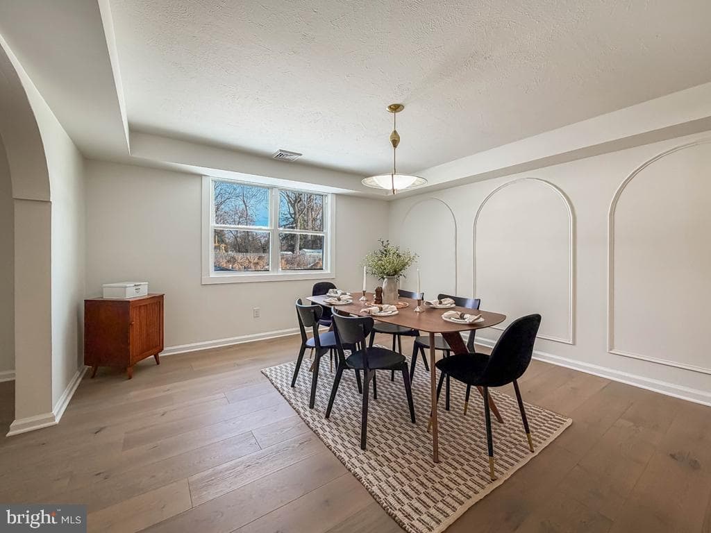 101 Walnut Lane photo 8