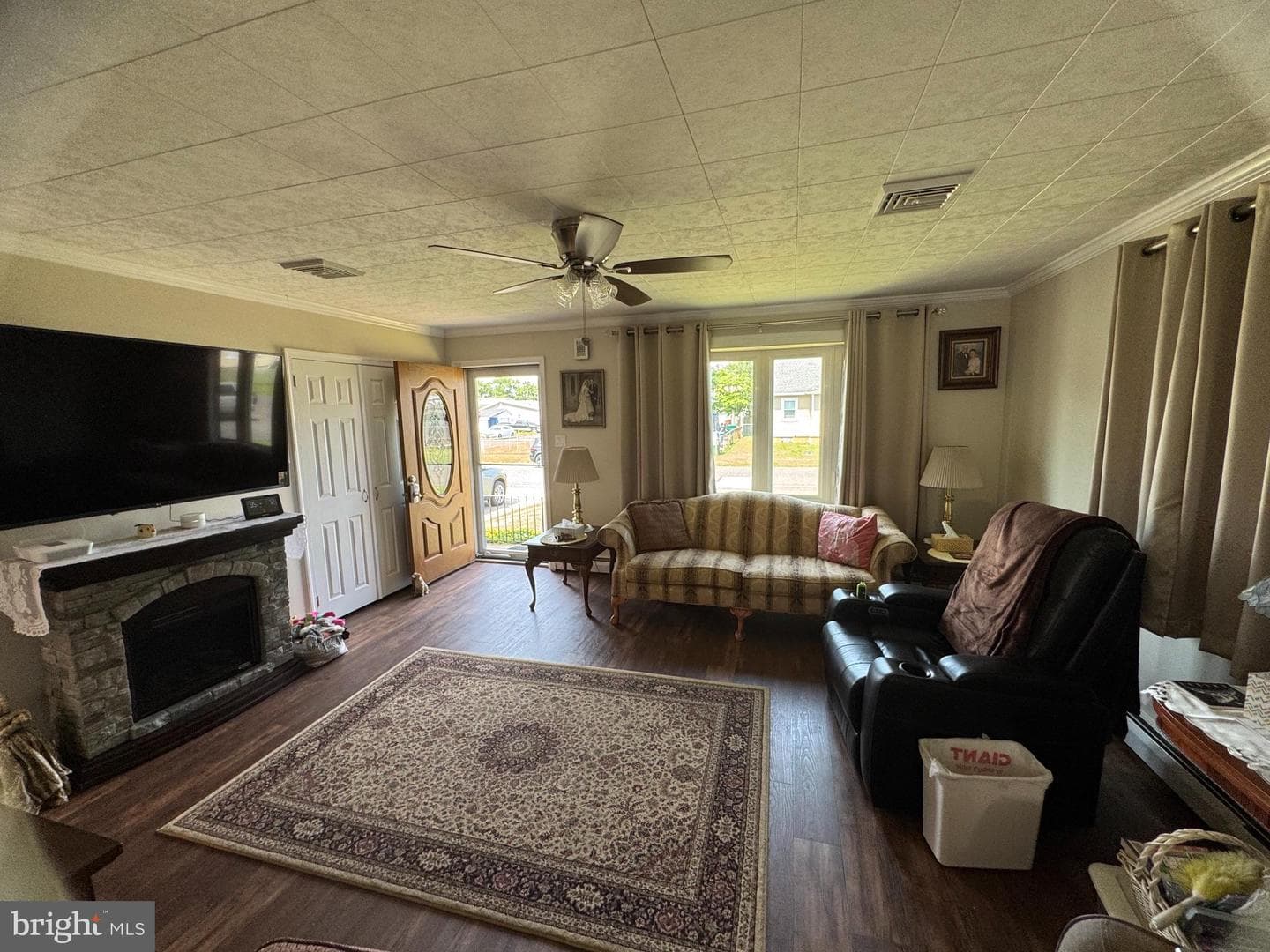 225 Park Ave photo 25