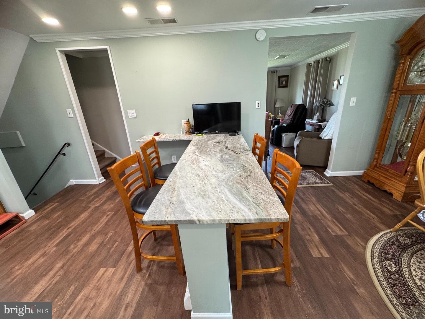 225 Park Ave photo 33