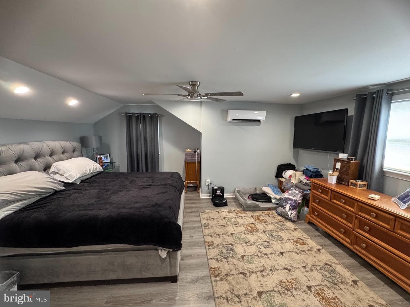 225 Park Ave photo 56