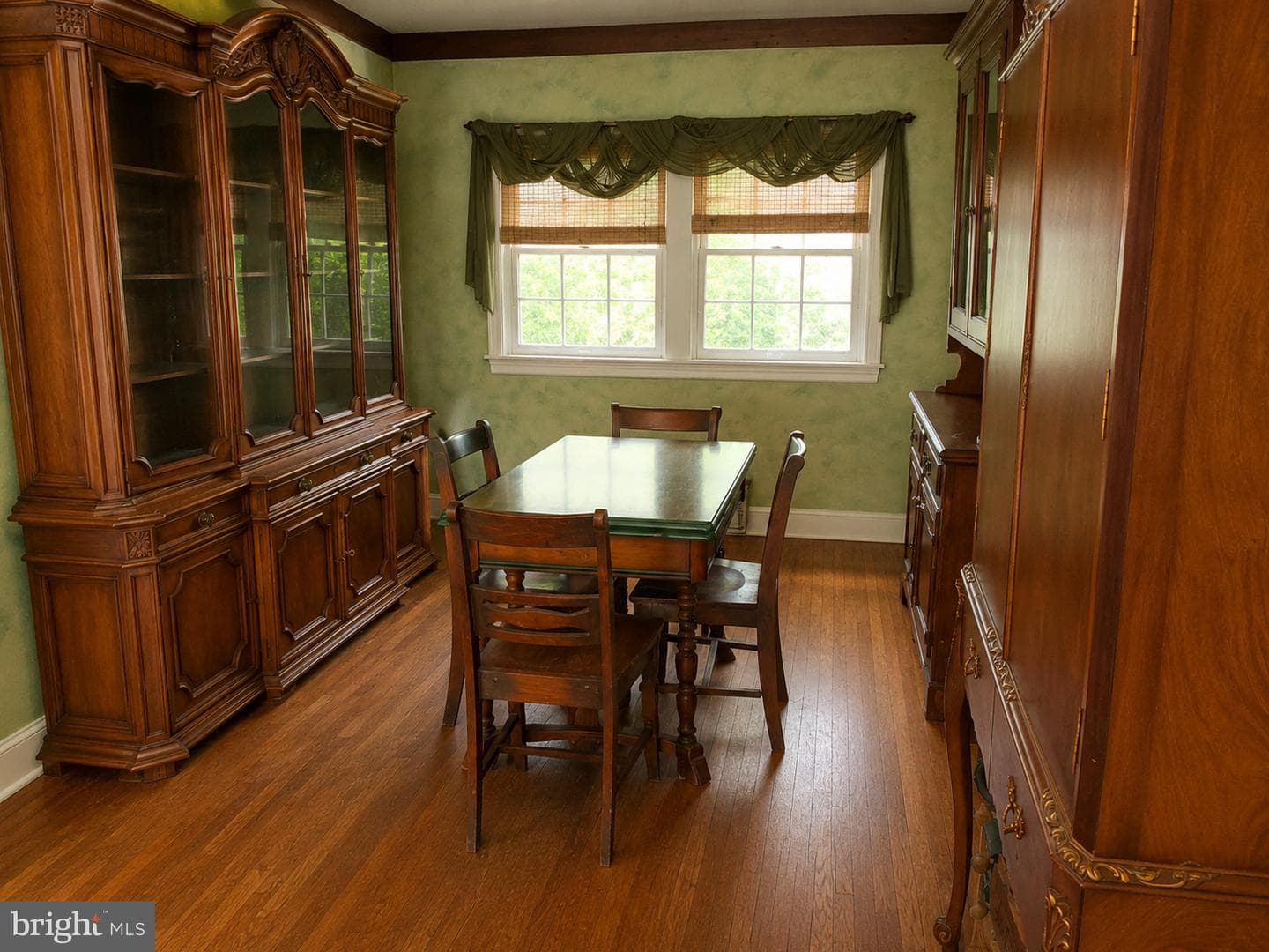 700 Gordon Drive photo 11