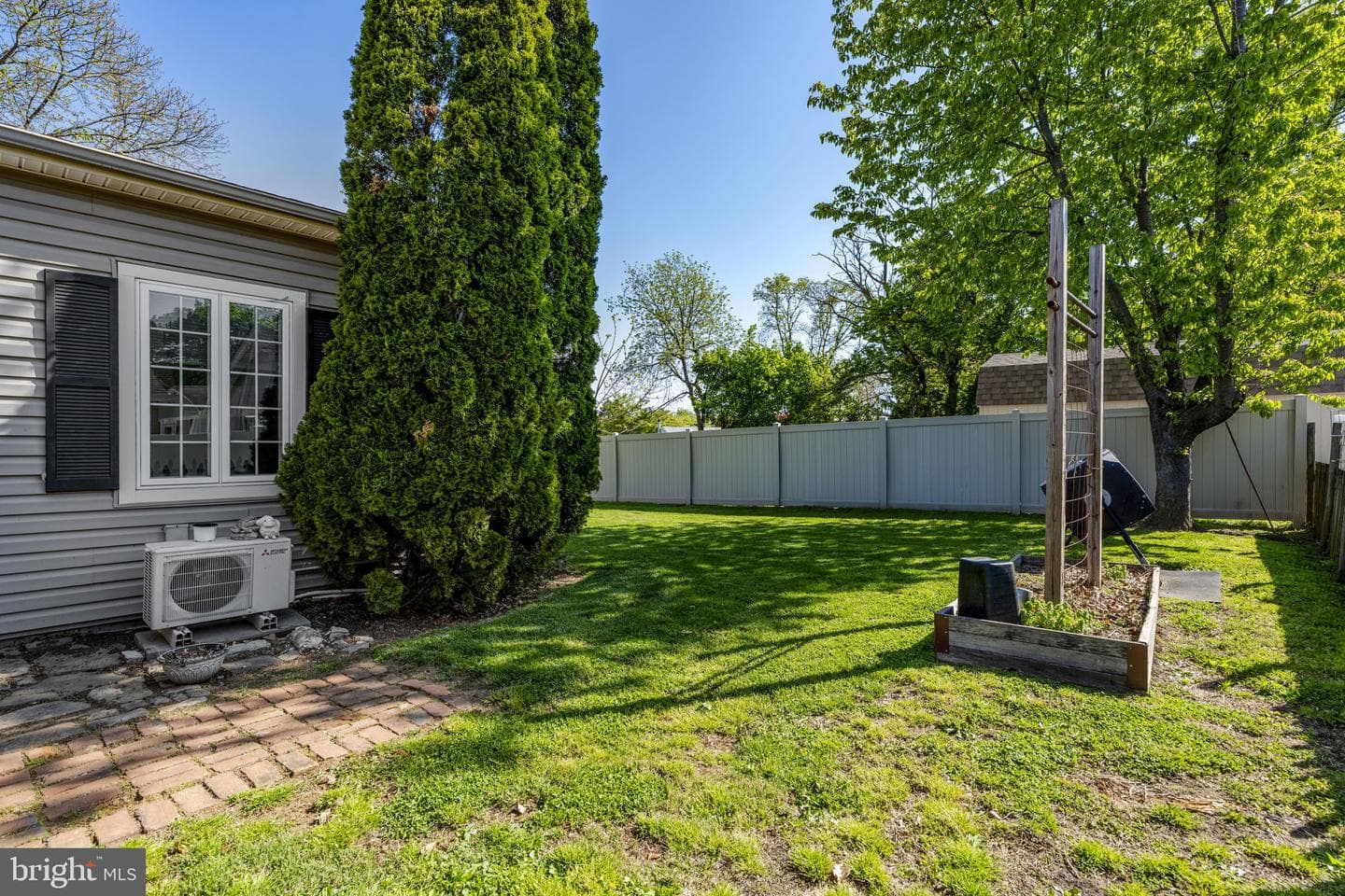 131 N Hawthorne Avenue photo 55