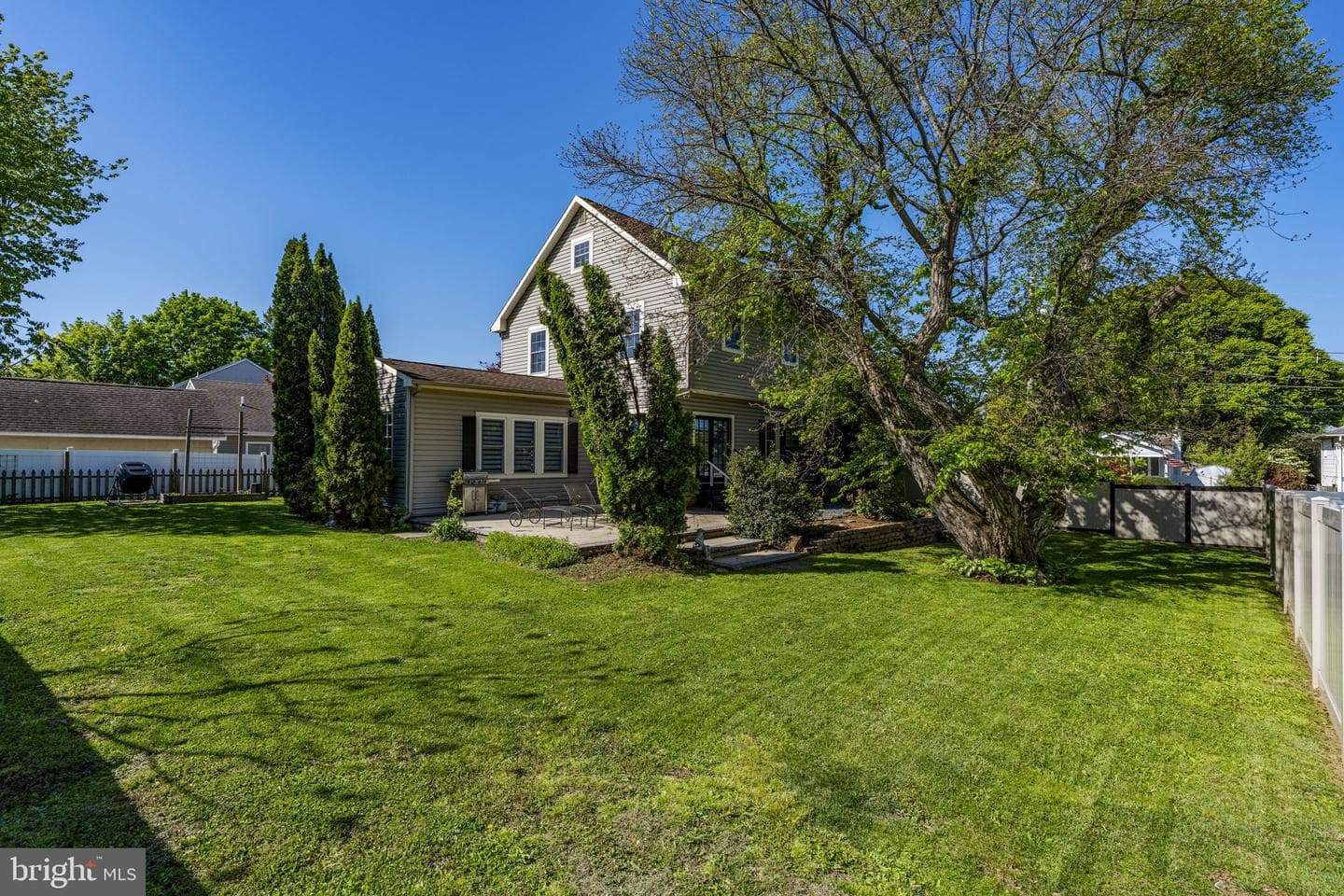 131 N Hawthorne Avenue photo 59
