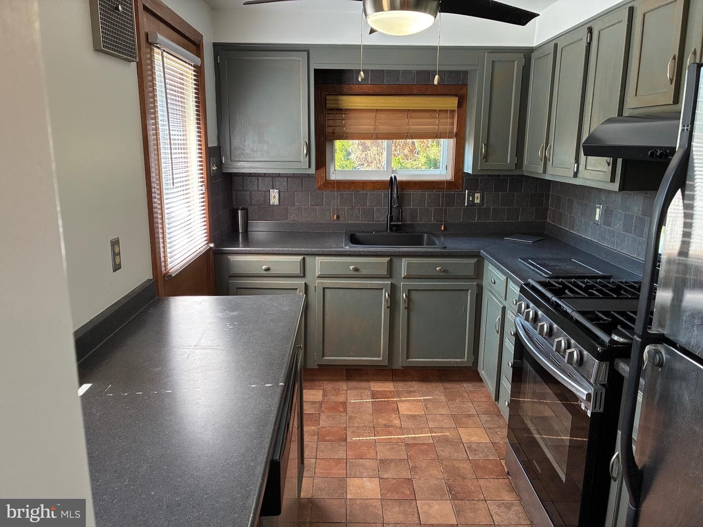 226 Jackson Street photo 6
