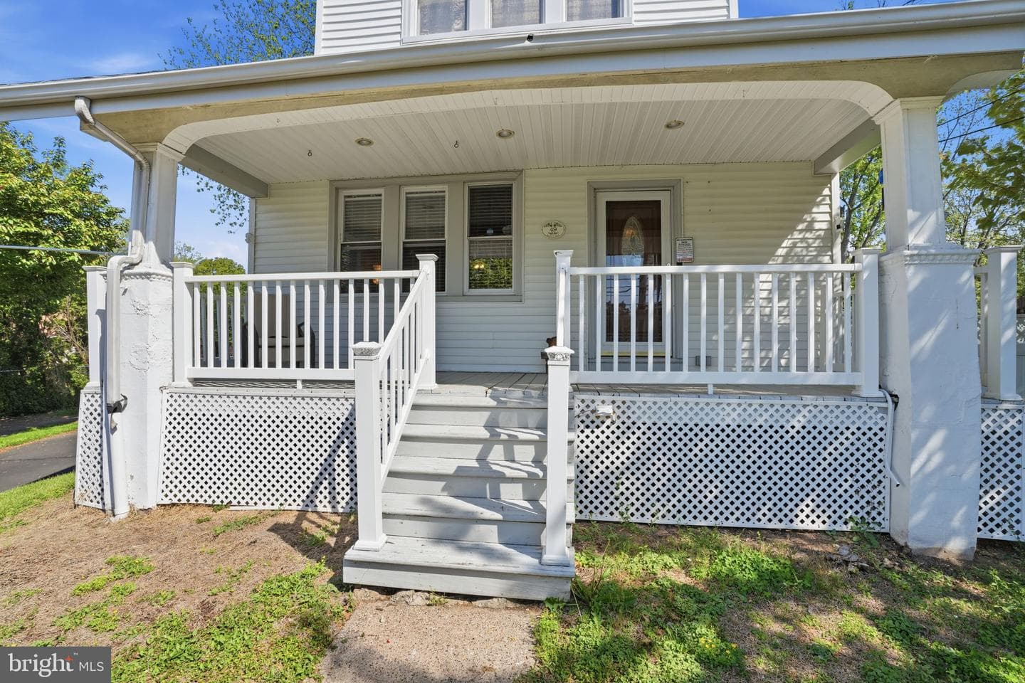 49 Maple Avenue photo 3