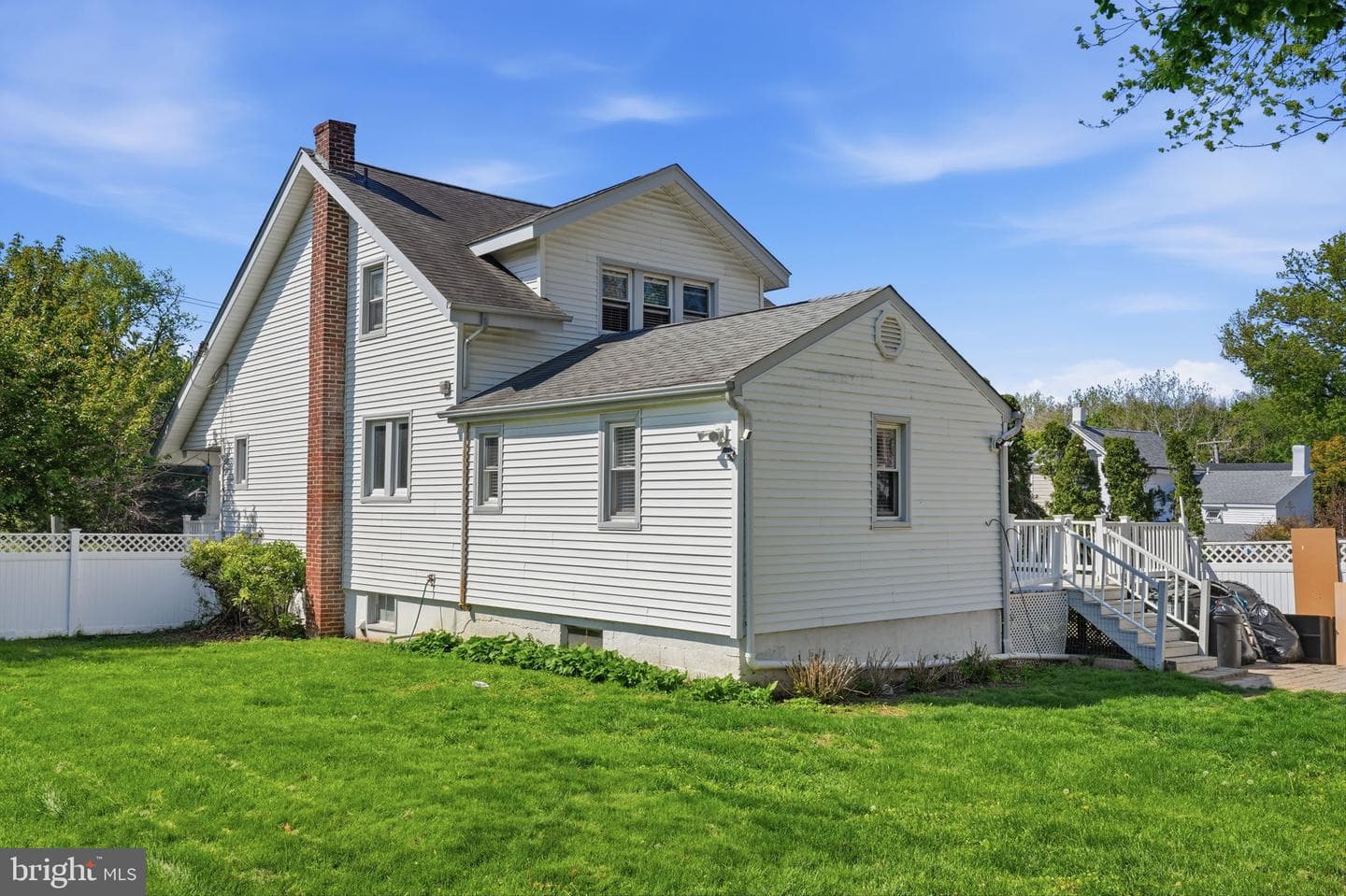 49 Maple Avenue photo 33