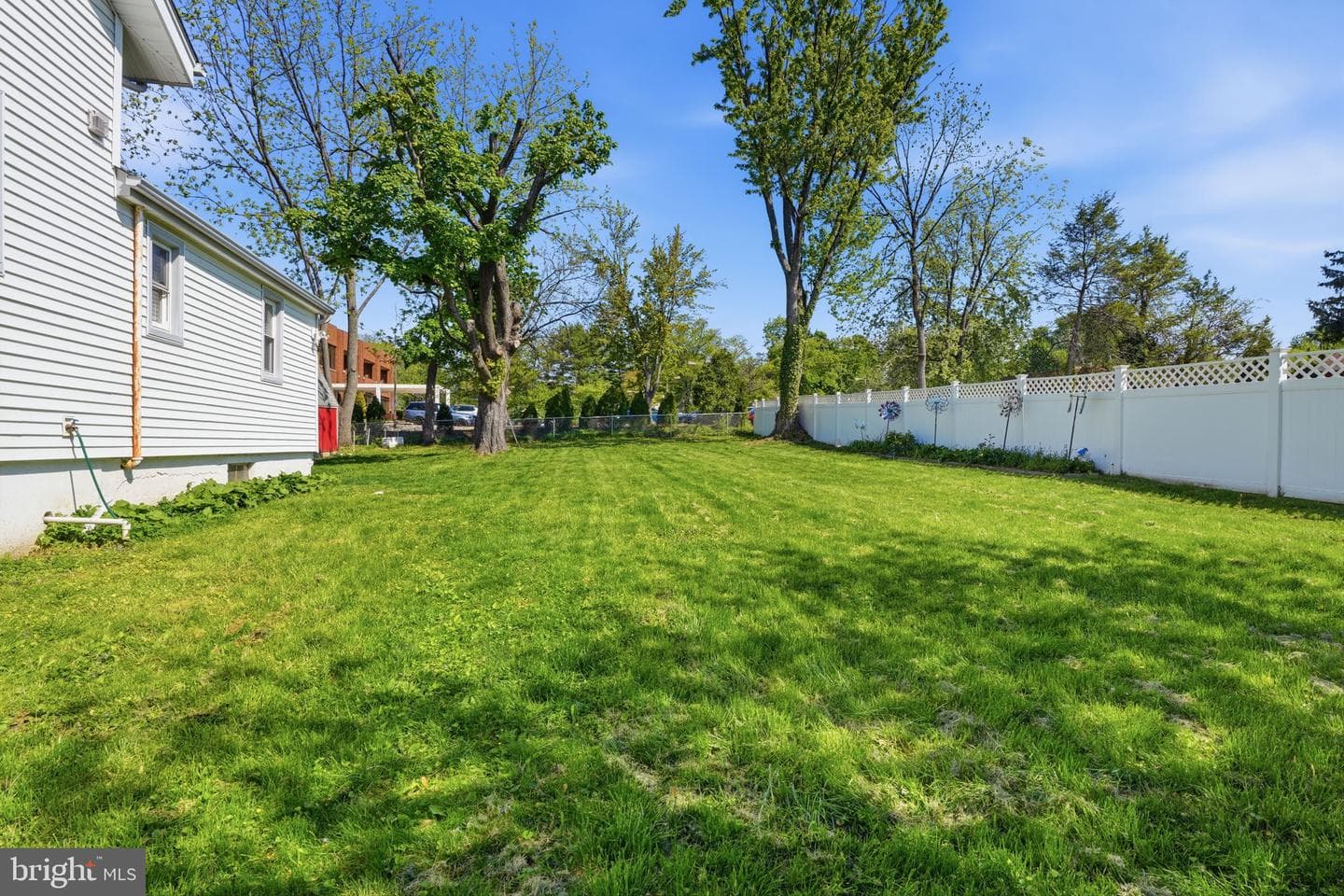 49 Maple Avenue photo 35
