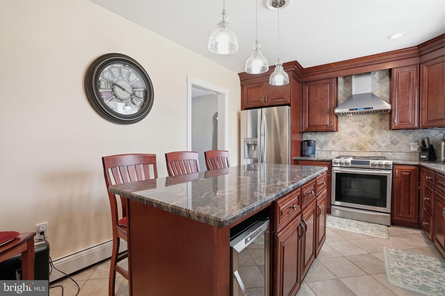 49 Maple Avenue photo 9