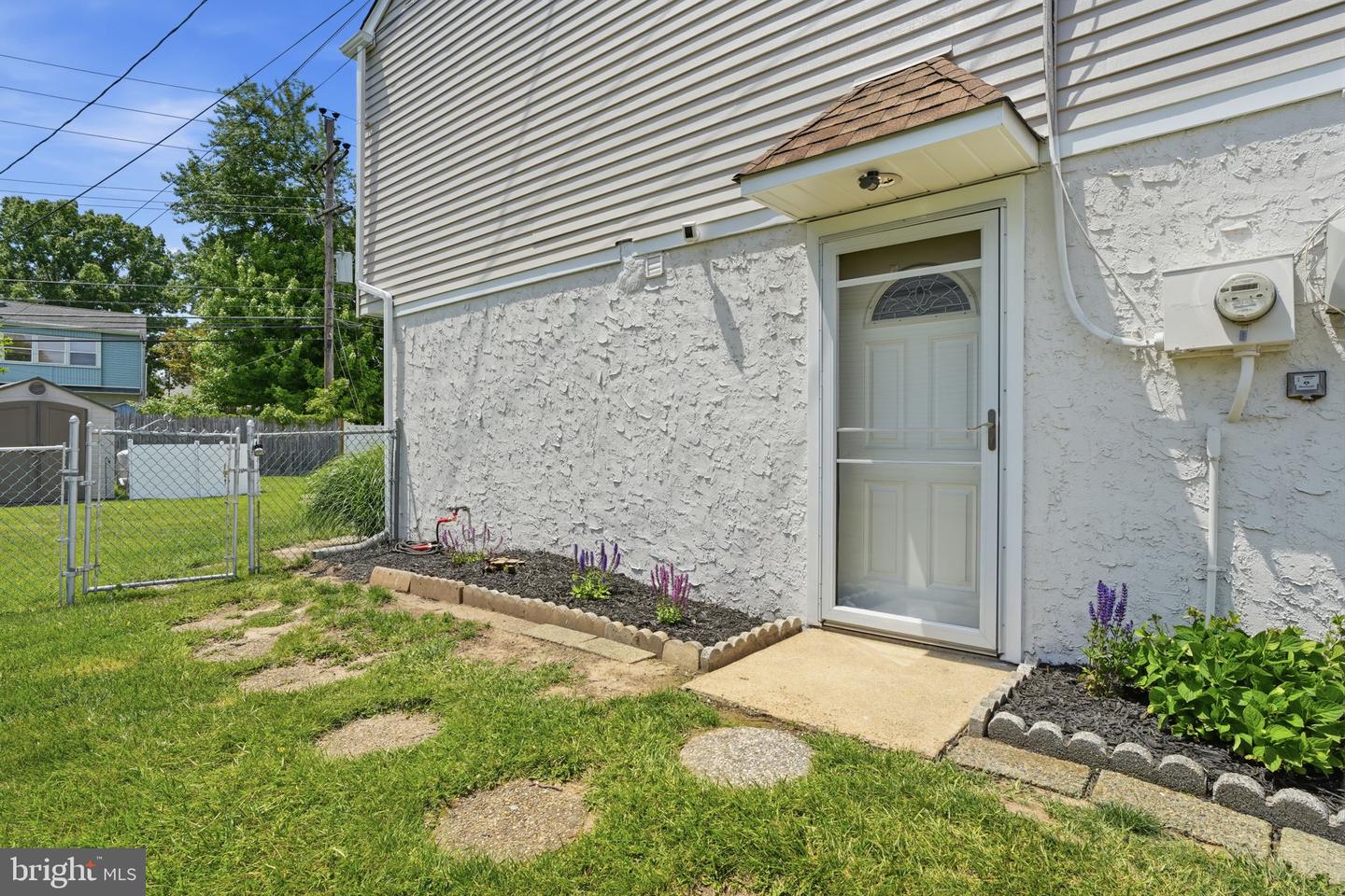 618 S Oxford Valley Road photo 35