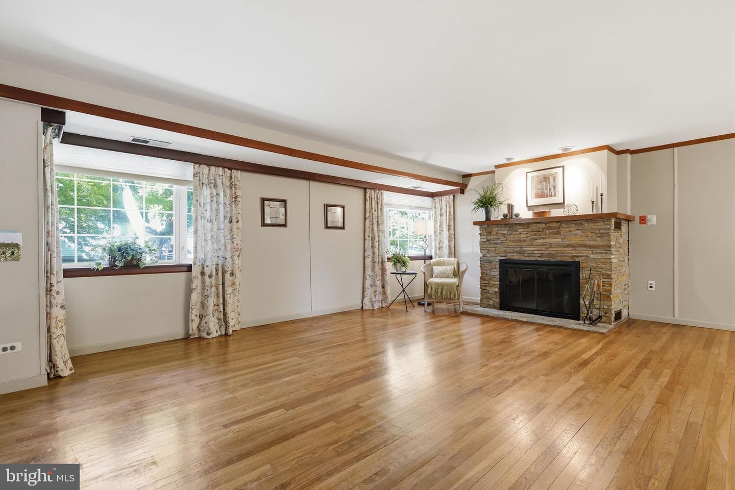 207 W Ferry Road photo 11