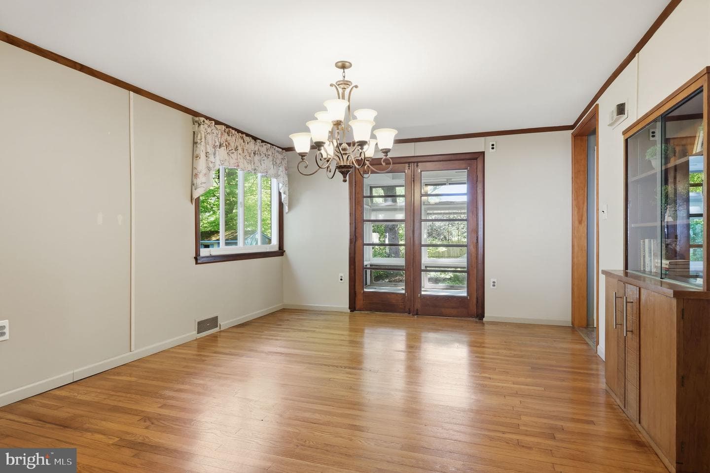 207 W Ferry Road photo 13