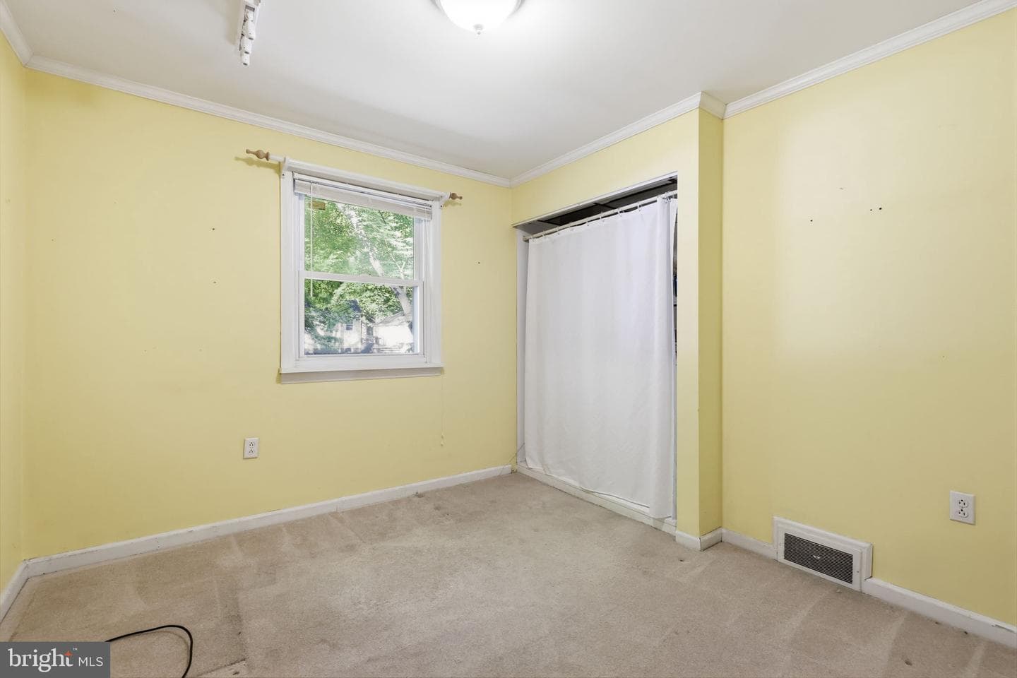 207 W Ferry Road photo 22