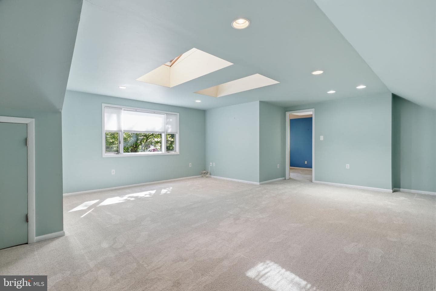 207 W Ferry Road photo 31