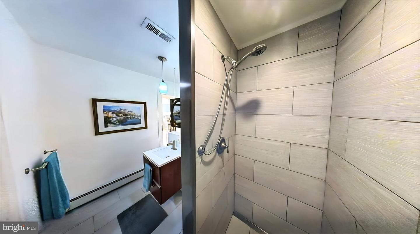 713 Ardsley Court photo 25