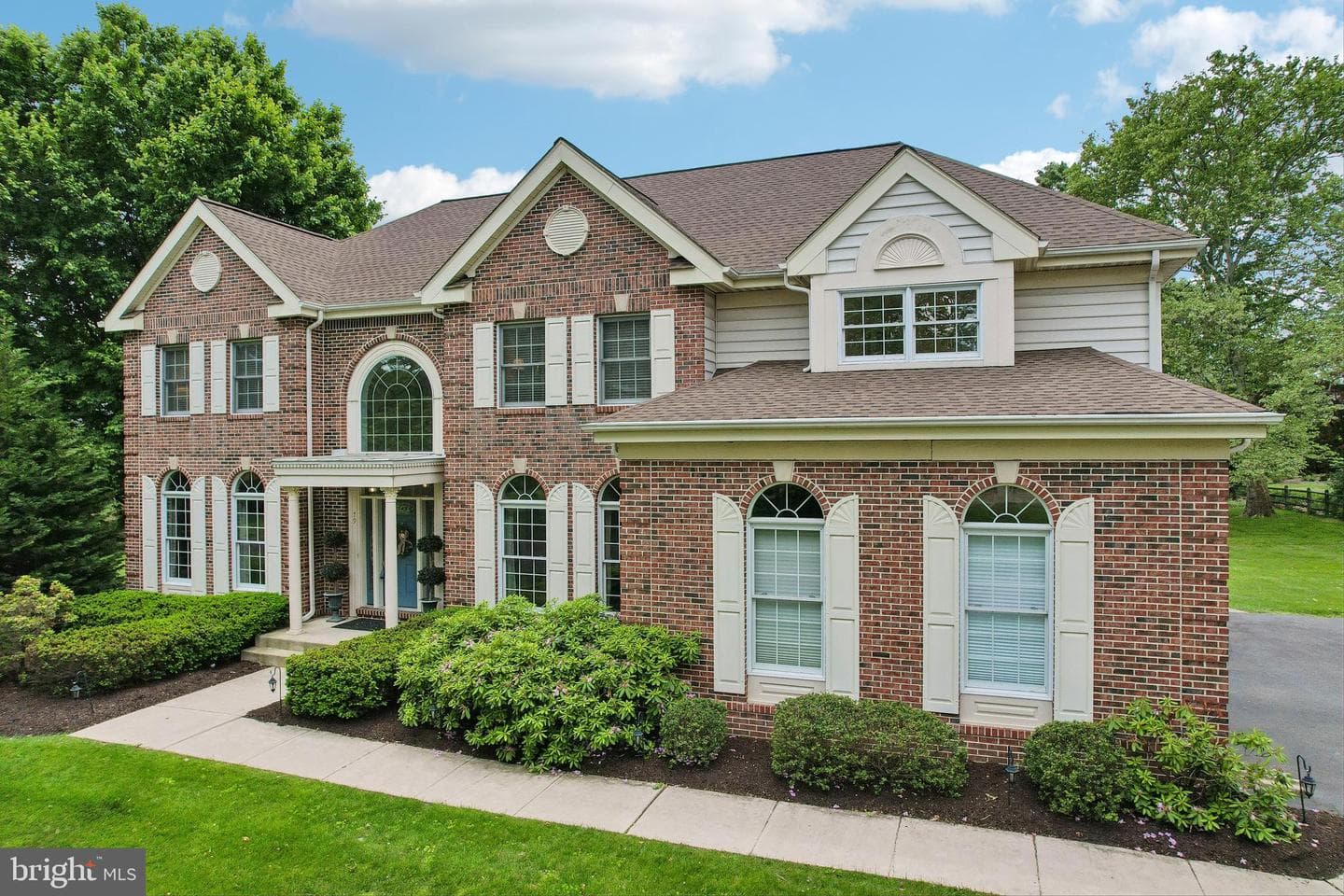79 Milbob Drive photo 3