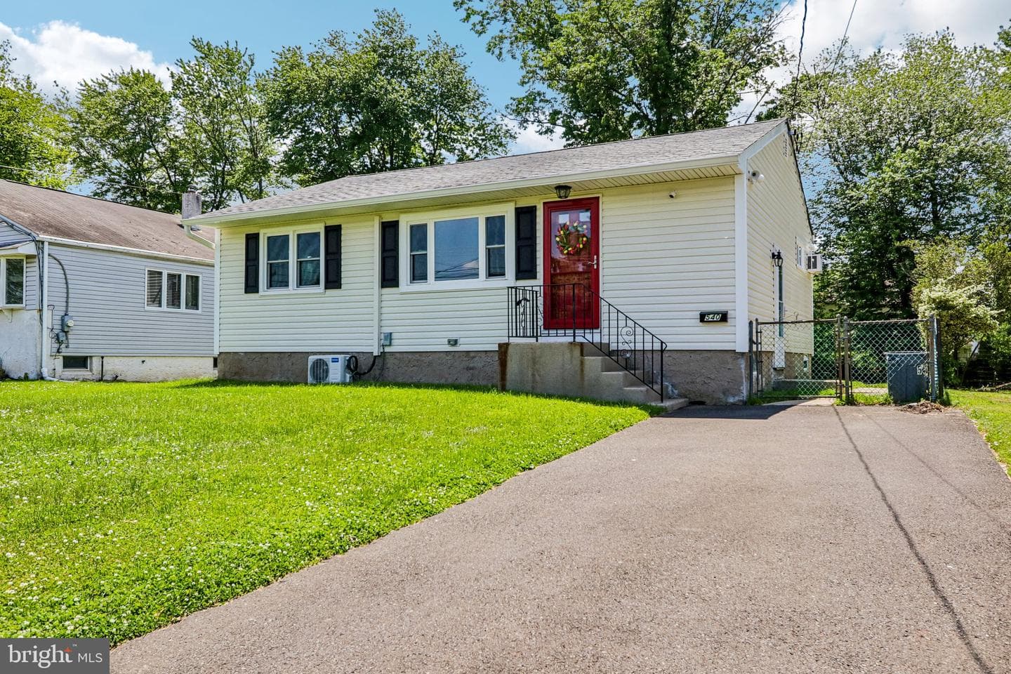 540 Olive Street photo 1