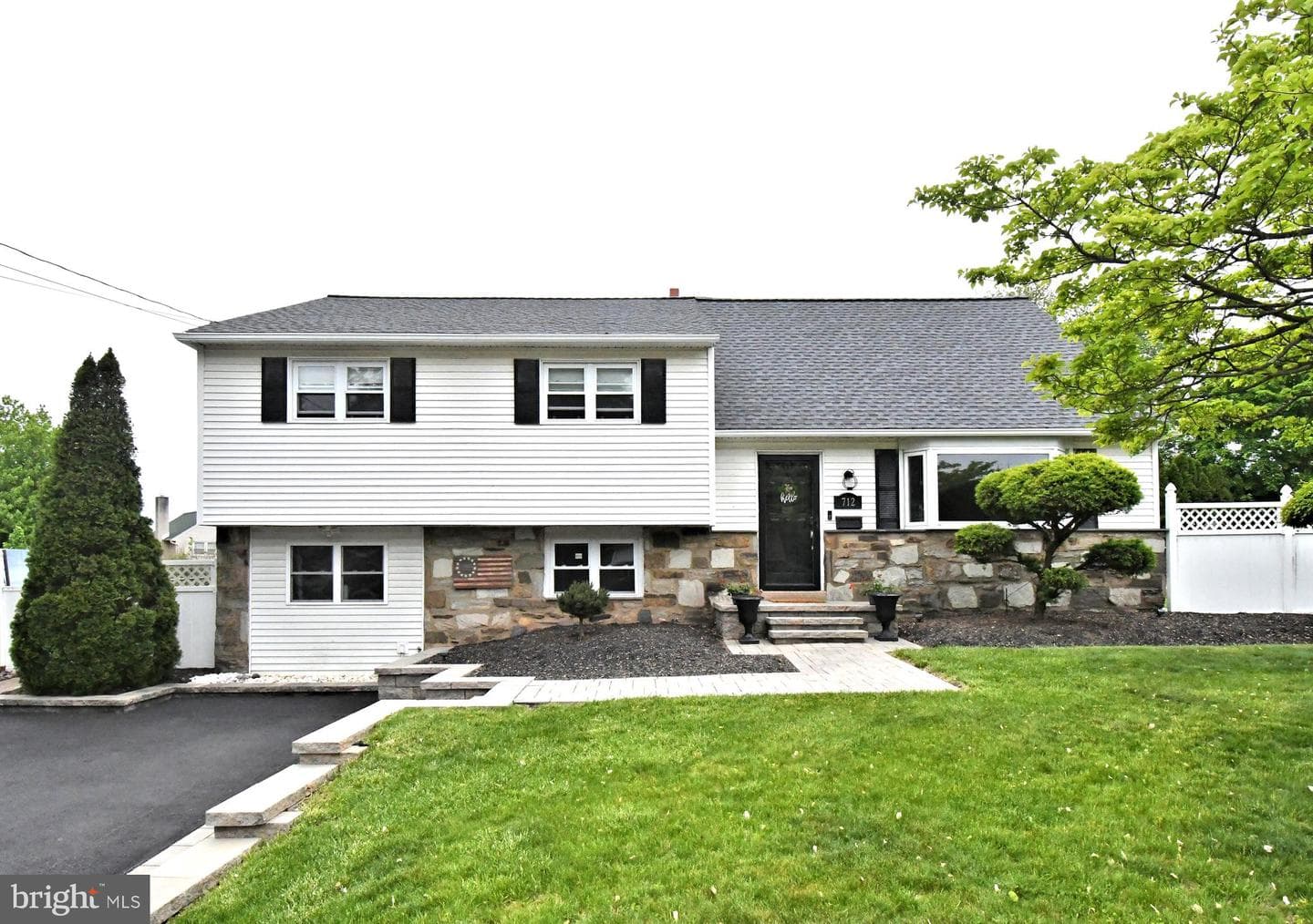 712 Ivyland Rd