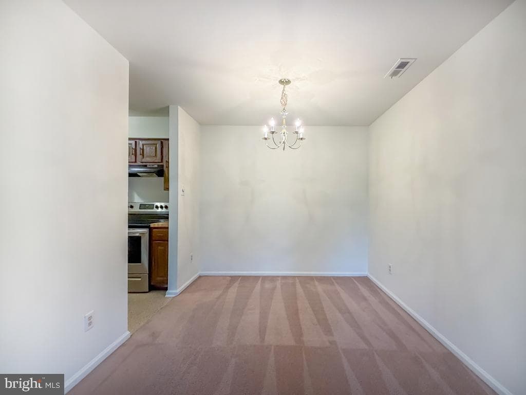 638 Palmer Lane photo 9
