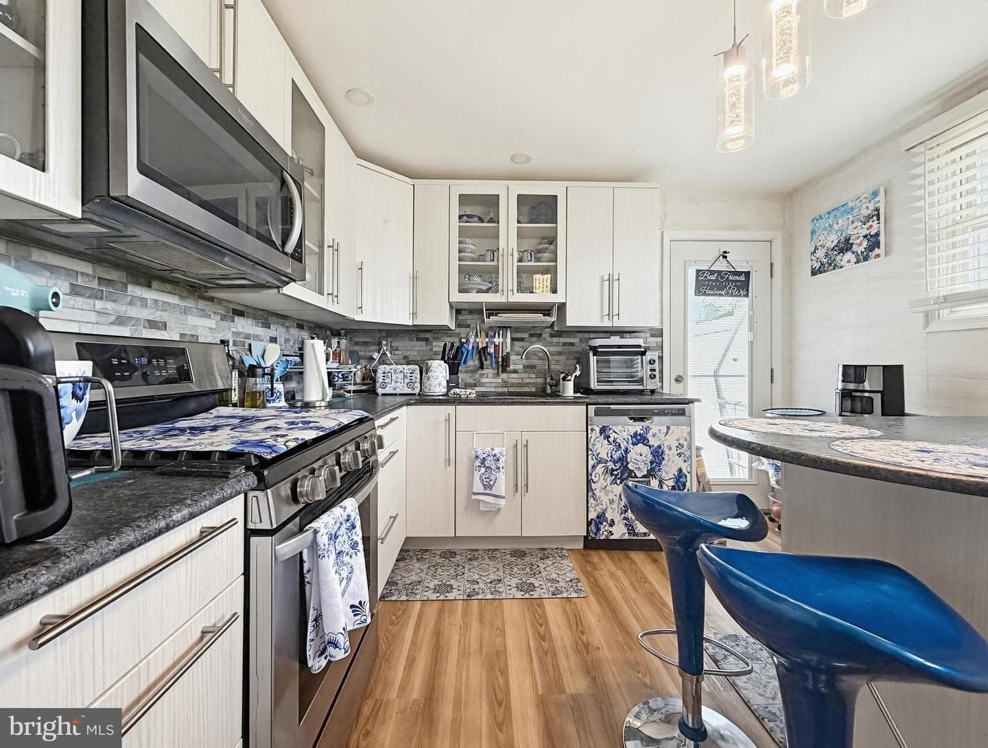 254 Allen Lane photo 22