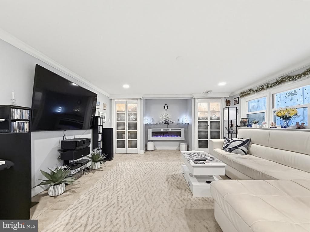 254 Allen Lane photo 47