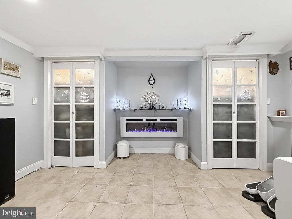 254 Allen Lane photo 49