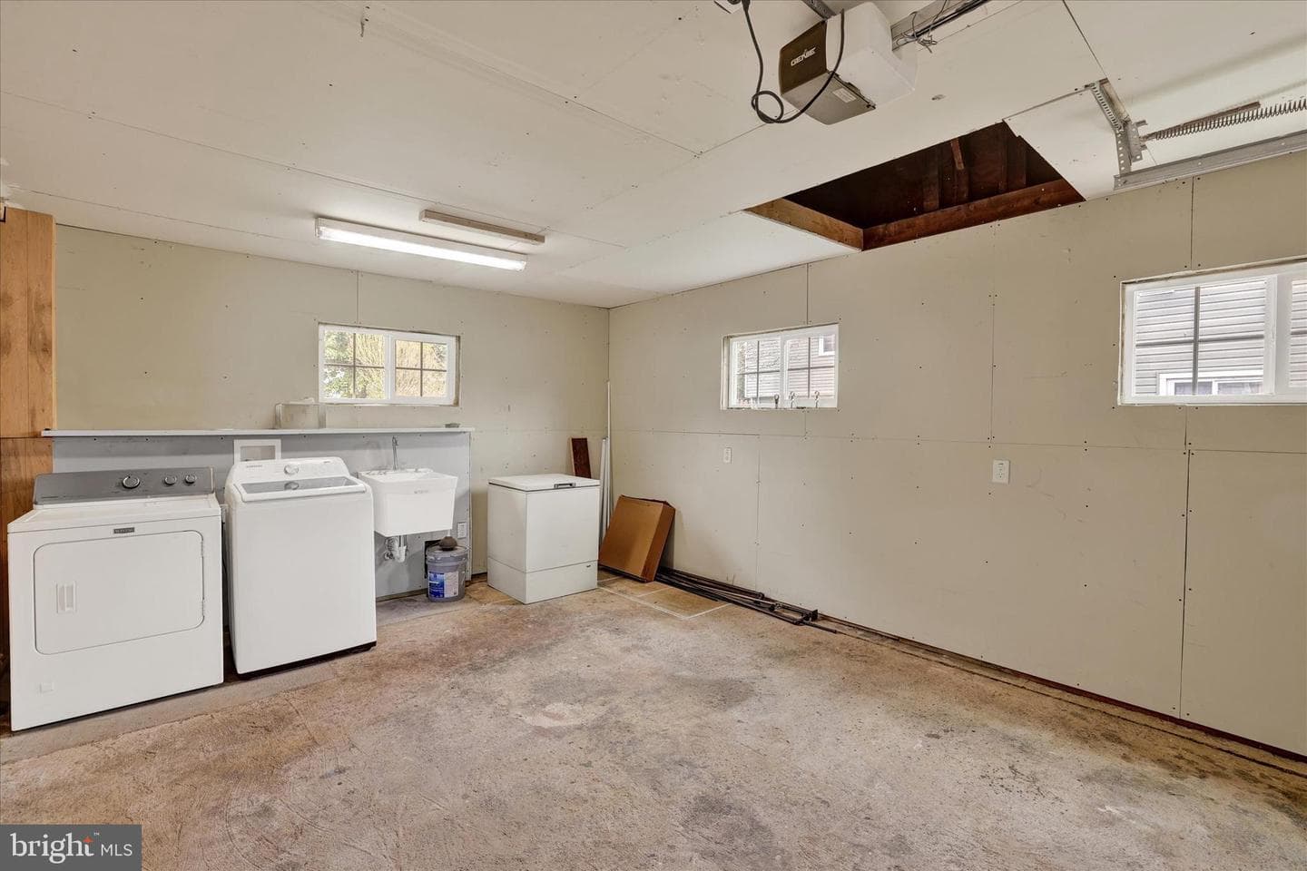 130 Winding Way photo 28