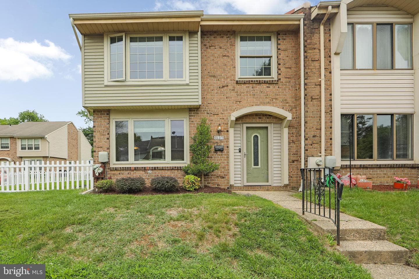 1109 Sheffield Court photo 2