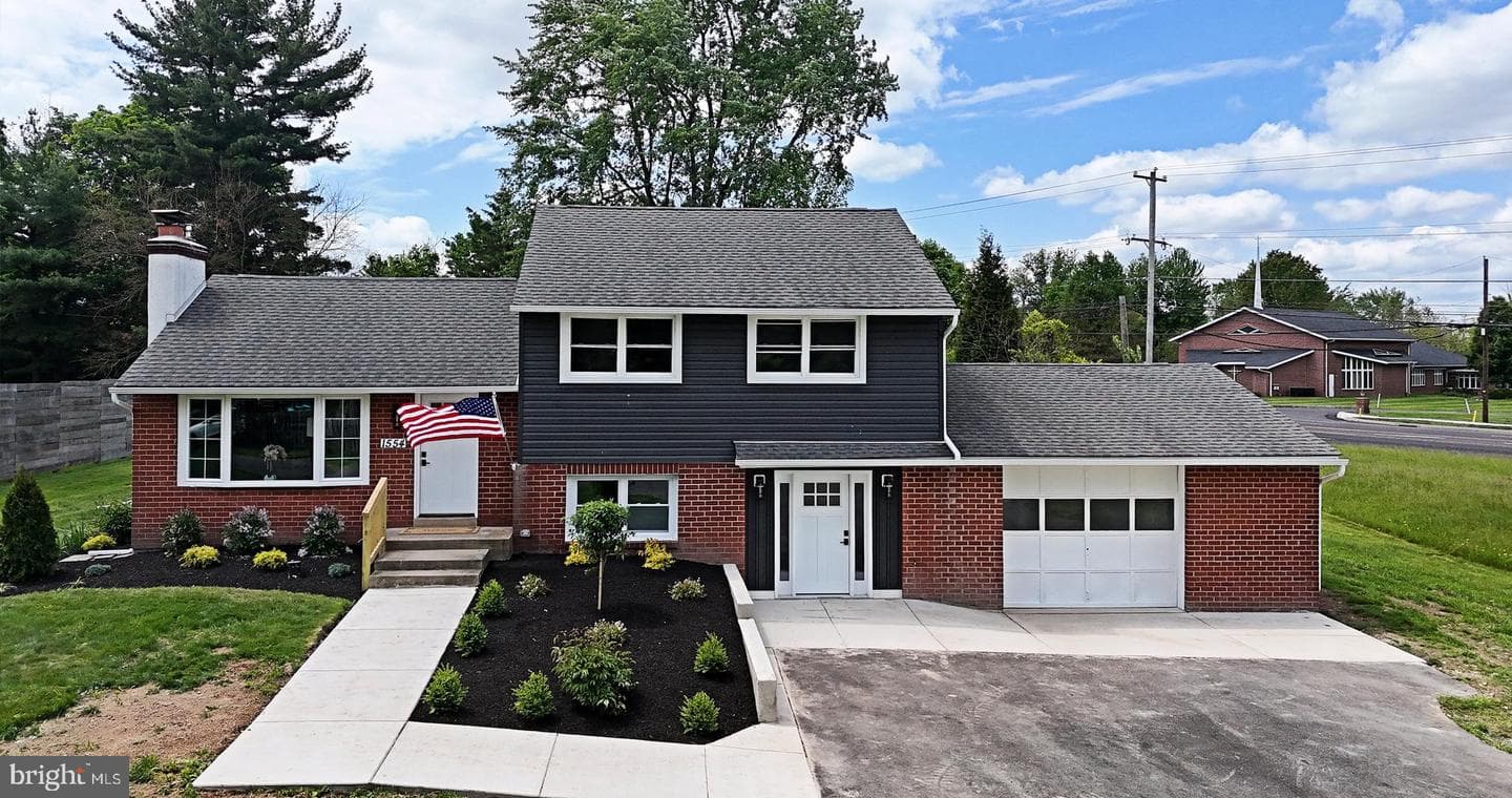 1554 Park Drive photo 1