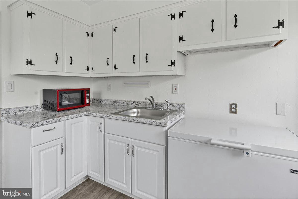 2928 Windsor Drive photo 34