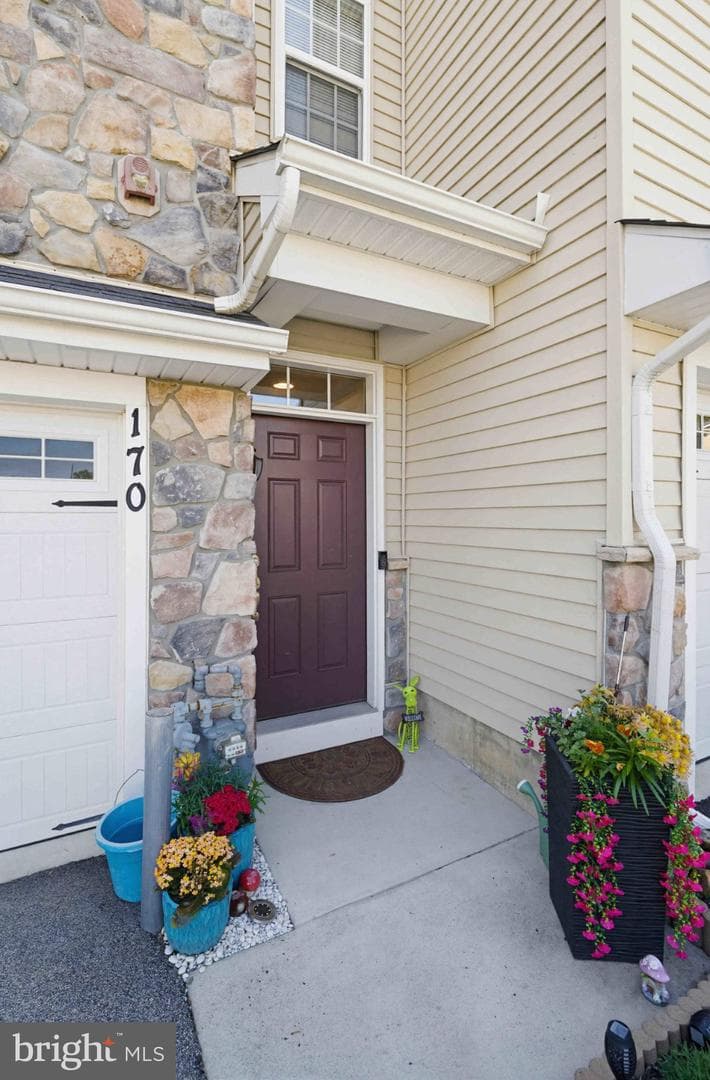 170 Graystone Drive photo 2