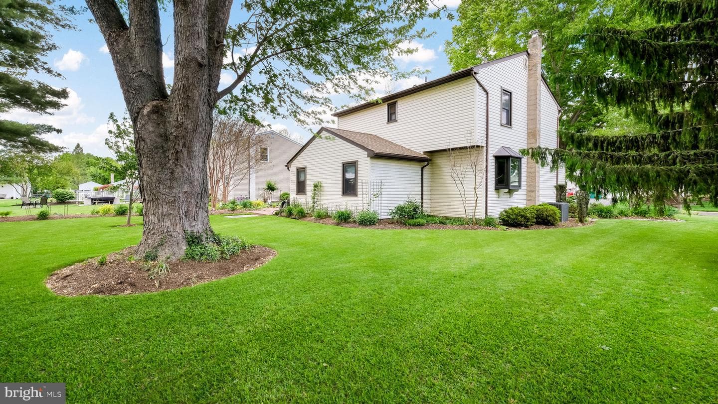 74 Basil Road photo 32