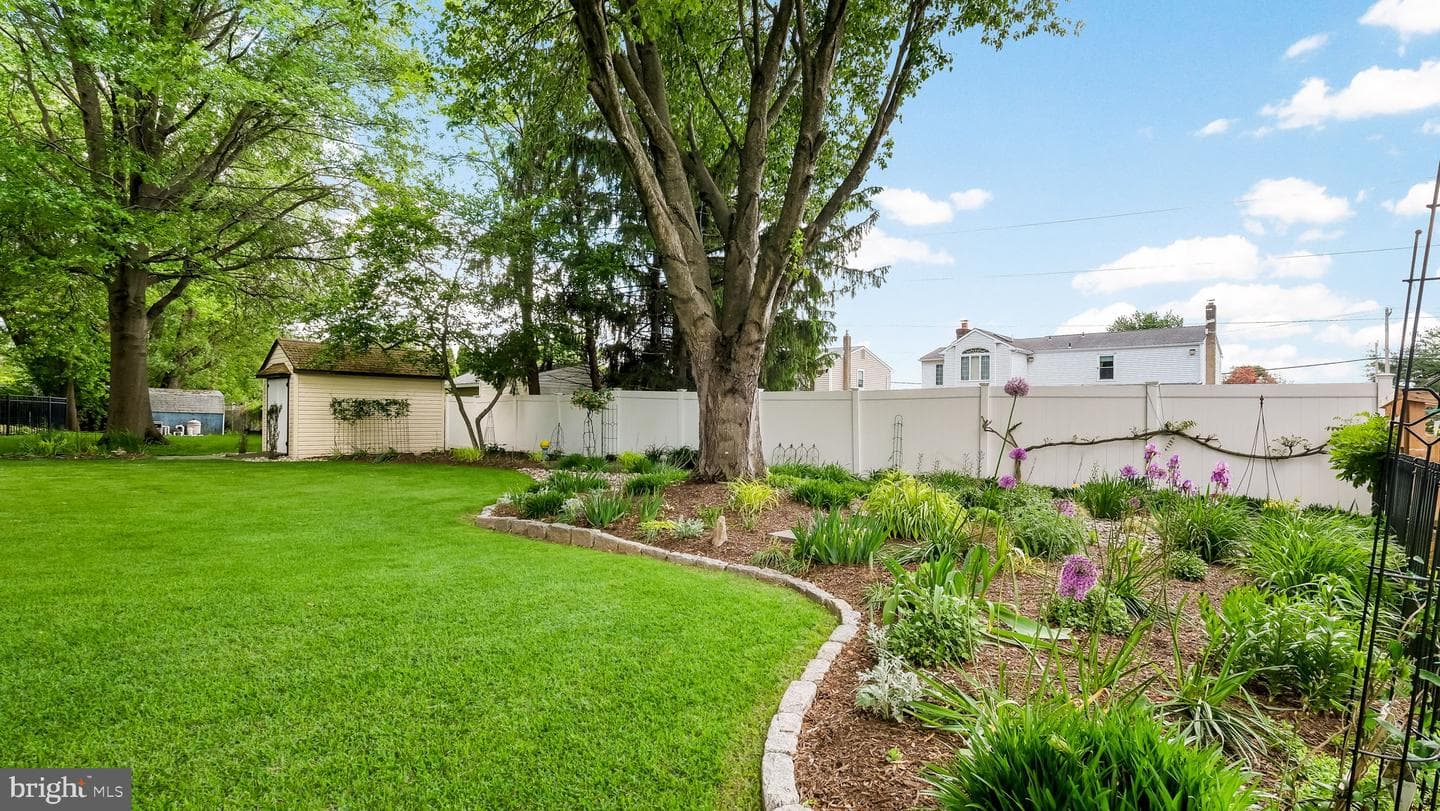 74 Basil Road photo 34