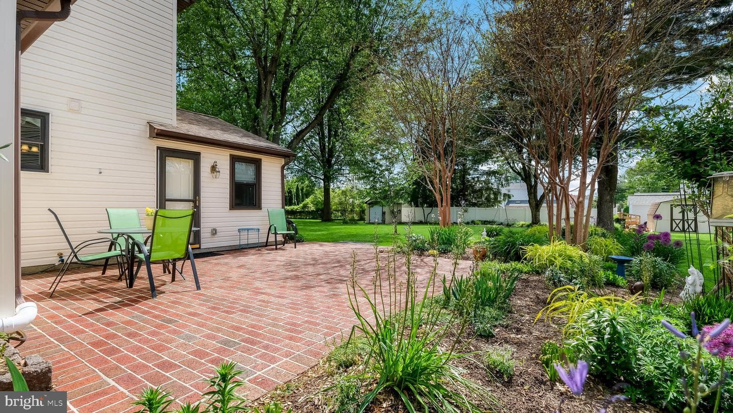 74 Basil Road photo 40