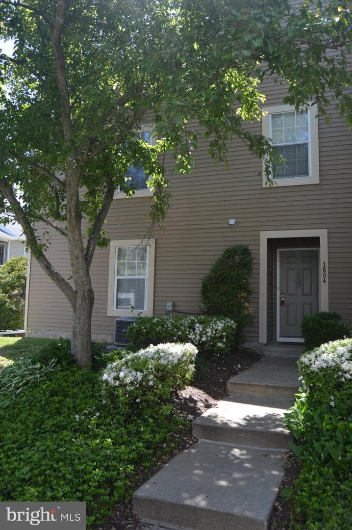 1603 Society Place photo 25