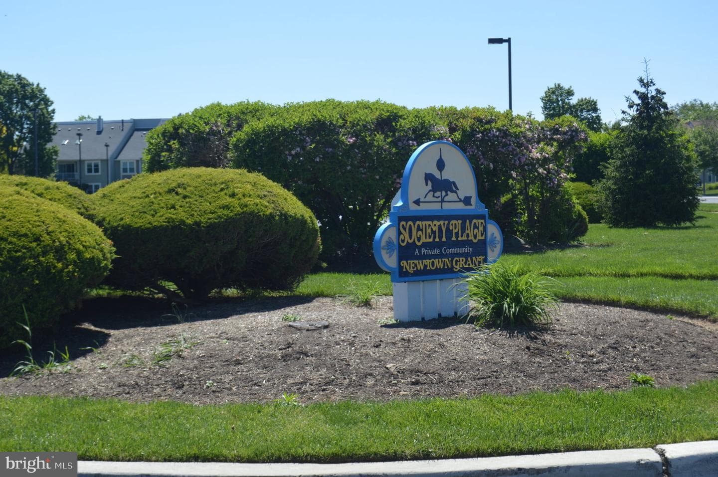 1603 Society Place photo 3