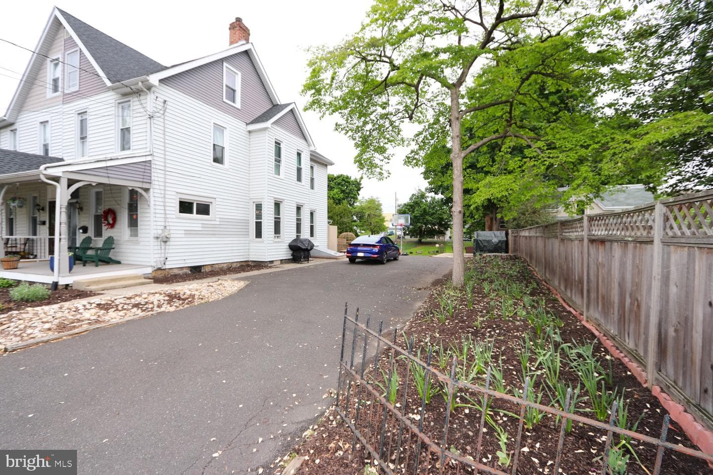 659 Belmont Avenue photo 3